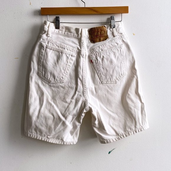 LEVIS White Shorts - Picture 6 of 8
